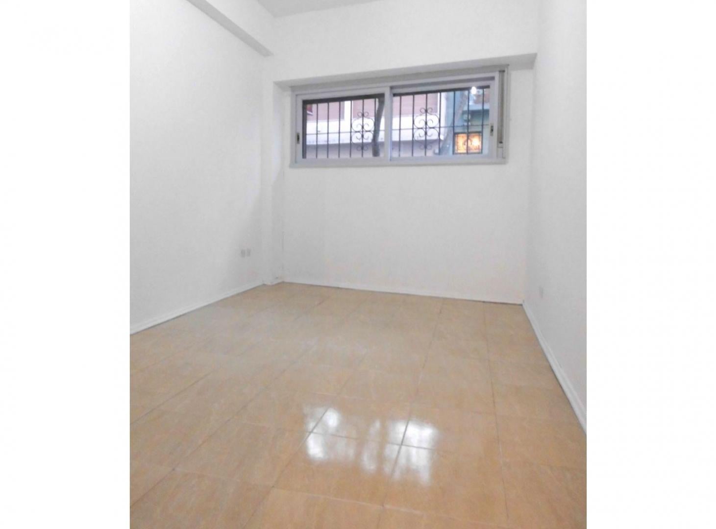 Foto de ALQUILER Disponible- DEPTO. 3 AMB C/PATIO EN PLANTA BAJA - Barrio Norte, imagen 1