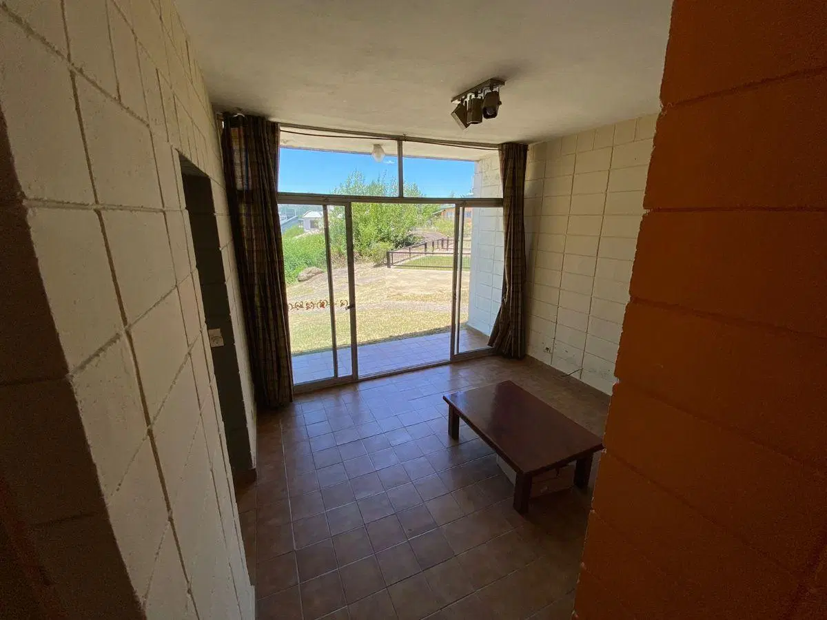 OPORTUNIDADES ÚNICAS!! VENTA DE DUPLEX EN VILLA CARLOS PAZ
BARRIO VILLA DEL LAGO A PASOS DE LA RUTA 2