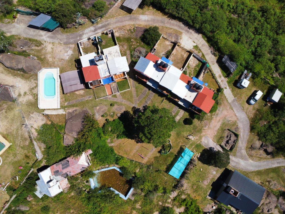 OPORTUNIDADES ÚNICAS!! VENTA DE DUPLEX EN VILLA CARLOS PAZ
BARRIO VILLA DEL LAGO A PASOS DE LA RUTA