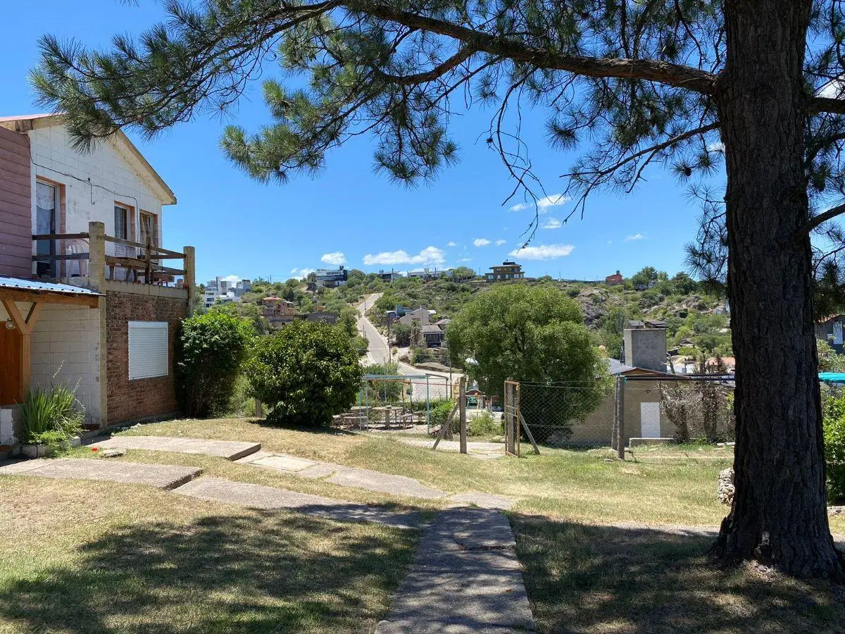 OPORTUNIDADES ÚNICAS!! VENTA DE DUPLEX EN VILLA CARLOS PAZ
BARRIO VILLA DEL LAGO A PASOS DE LA RUTA 5