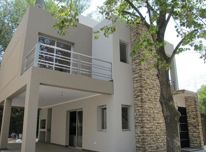 VENTA de CASA  en  Barrio  BAMBU VILLAGES CLASSIC  en CANNING 4