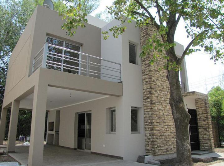 VENTA de CASA  en  Barrio  BAMBU VILLAGES CLASSIC  en CANNING 2