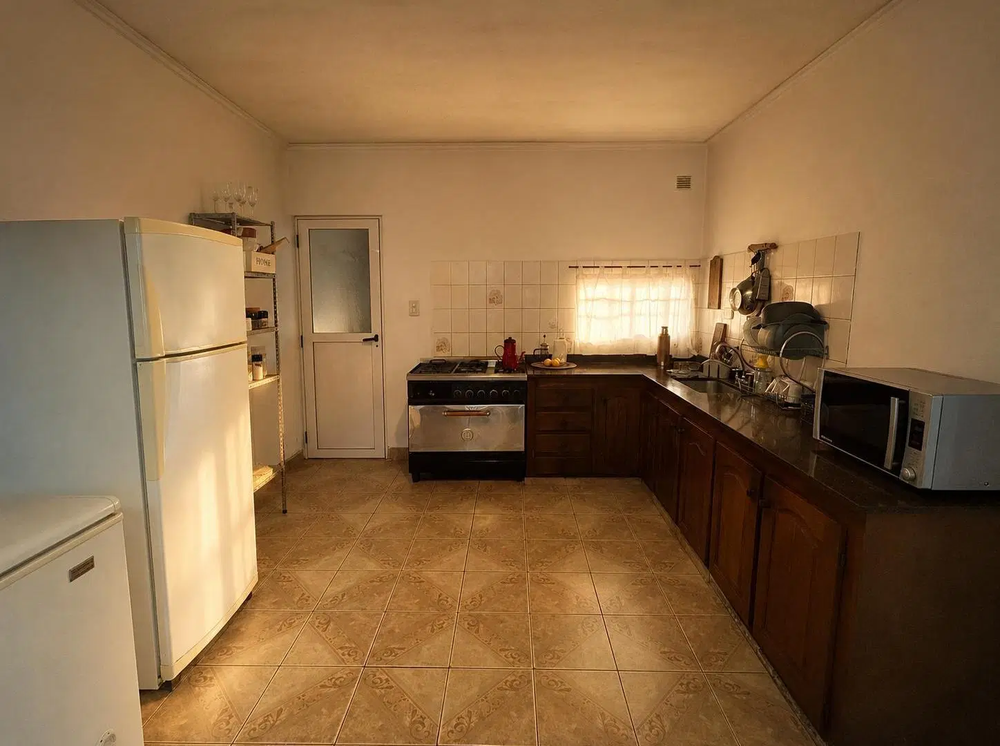 CASA 4 AMBIENTES c/ PATIO y COCHERA | VENTA BURZACO 2