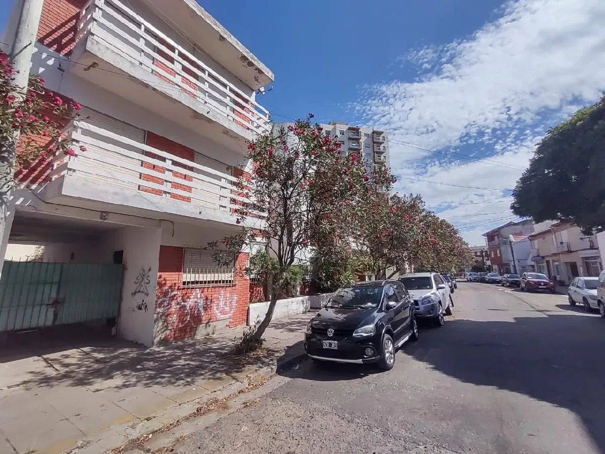 DEPARTAMENTO 3 AMBIENTES AMOBLADO c/ GARAGE - CENTRICO | SANTA TERESITA 2