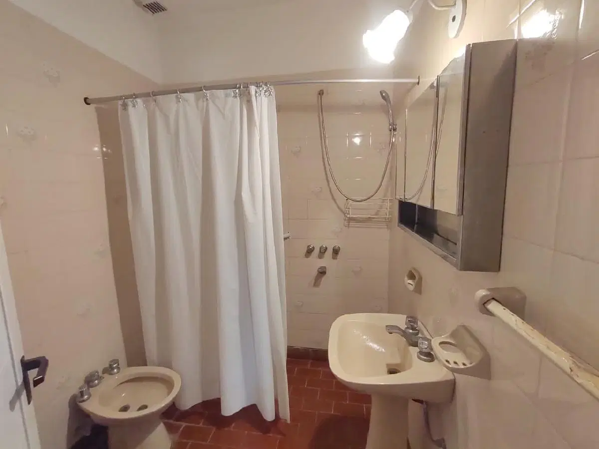 DEPARTAMENTO 3 AMBIENTES AMOBLADO c/ GARAGE - CENTRICO | SANTA TERESITA 4