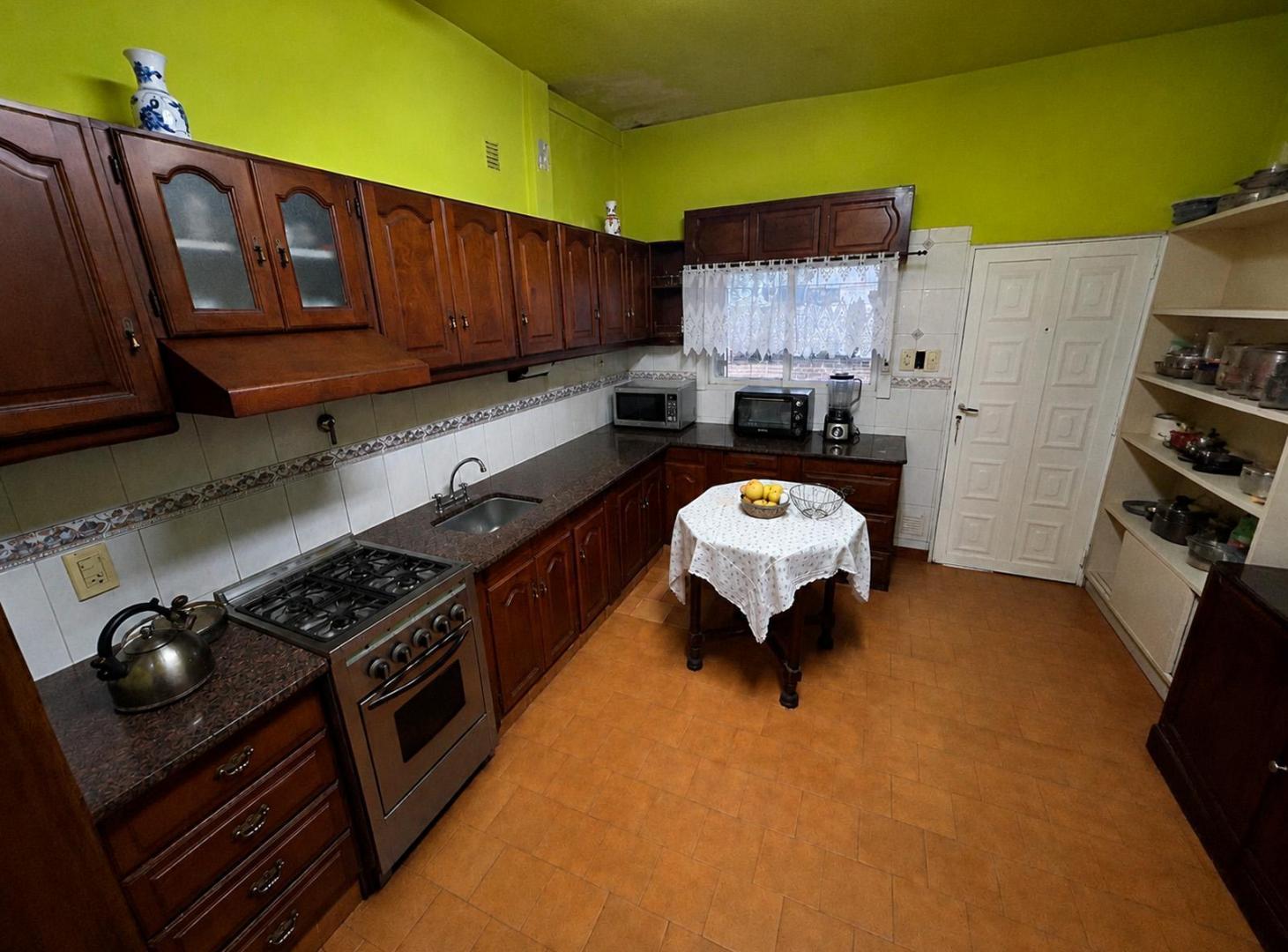 Foto de CASA 5 AMBIENTES c/ COCHERA | MONTE GRANDE, imagen 3