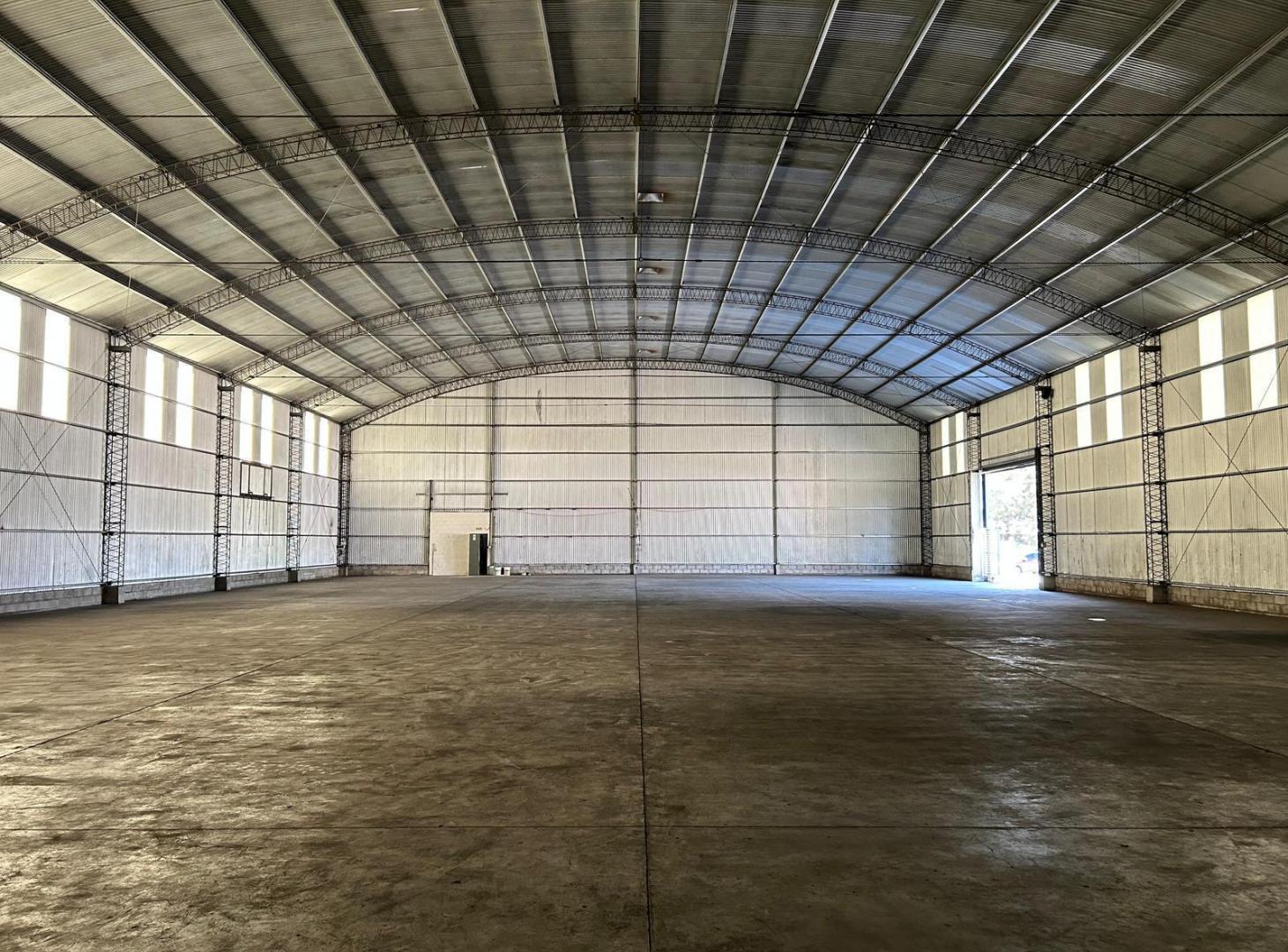 Foto de NAVE INDUSTRIAL 1433 m2 - MES DE GRACIA - PARQUE INDUSTRIAL LUIS GUILLON, imagen 3