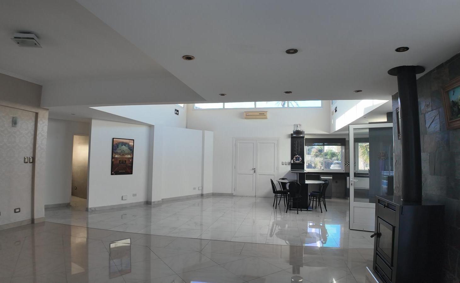 Foto de CASA 5 AMBIENTES C/ PILETA - BARRIO PRIVADO MALIBU - APTO CREDITO, imagen 2