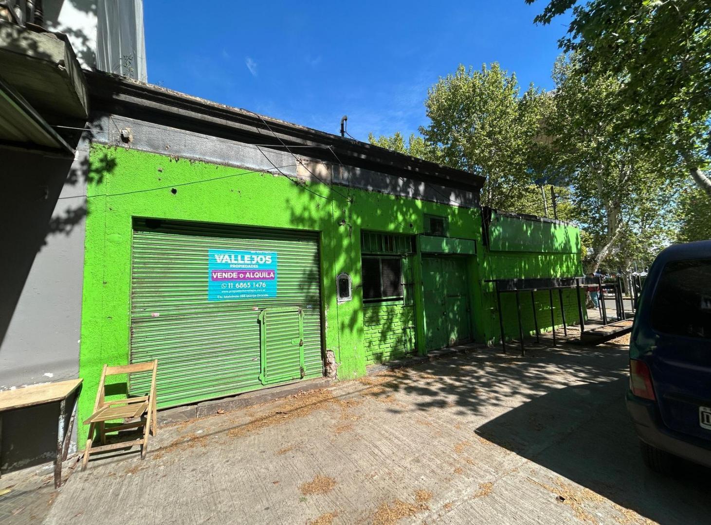 Foto de LOCAL ESQUINA 200 m2 FRENTE A LA ESTACIÓN MONTE GRANDE - VENTA, imagen 1