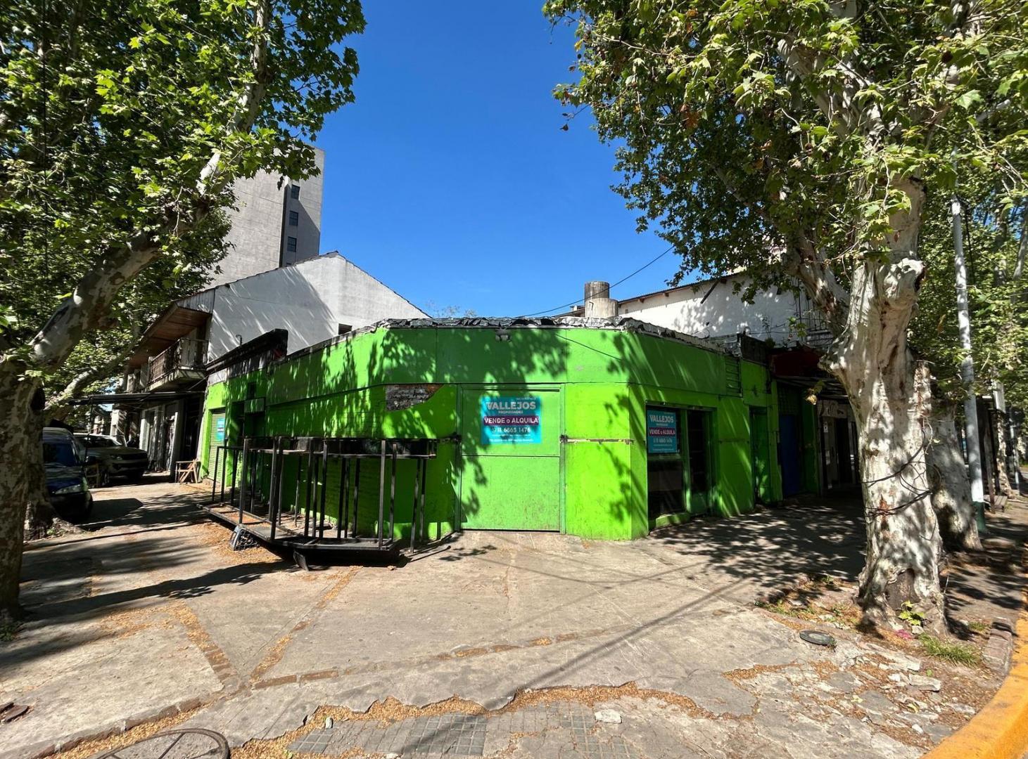 Foto de LOCAL ESQUINA 200 m2 FRENTE A LA ESTACIÓN MONTE GRANDE - VENTA, imagen 4