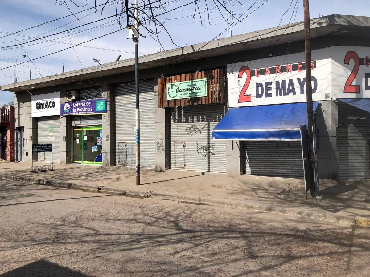 Local en Spegazzini 2