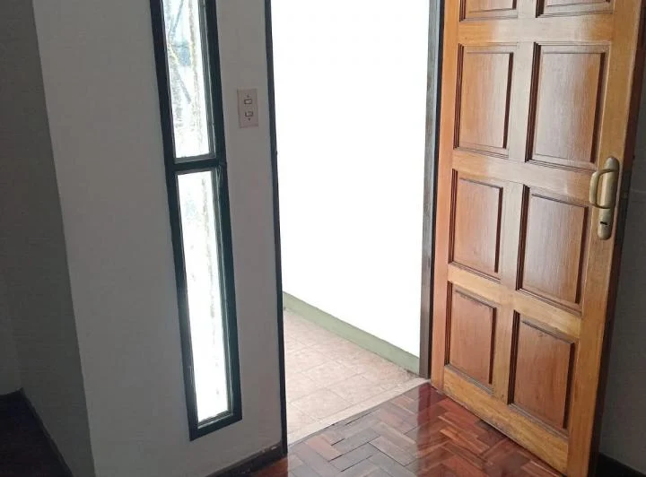 Se Alquila! Casa dos dormitorios, un baño en Villa Allende Centro! $ 800.000 2