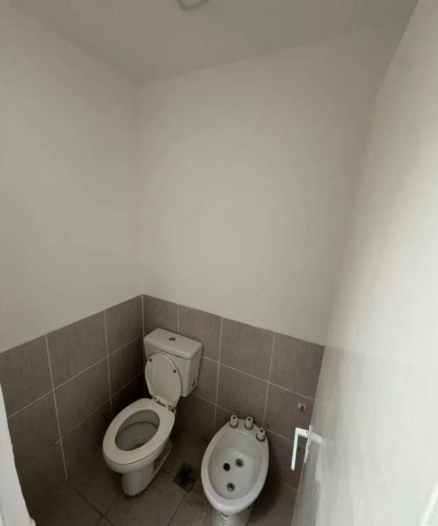 !SE VENDE¡ Casa remodelada de 3 dormitorios y 2 baños en Villa Allende! 2
