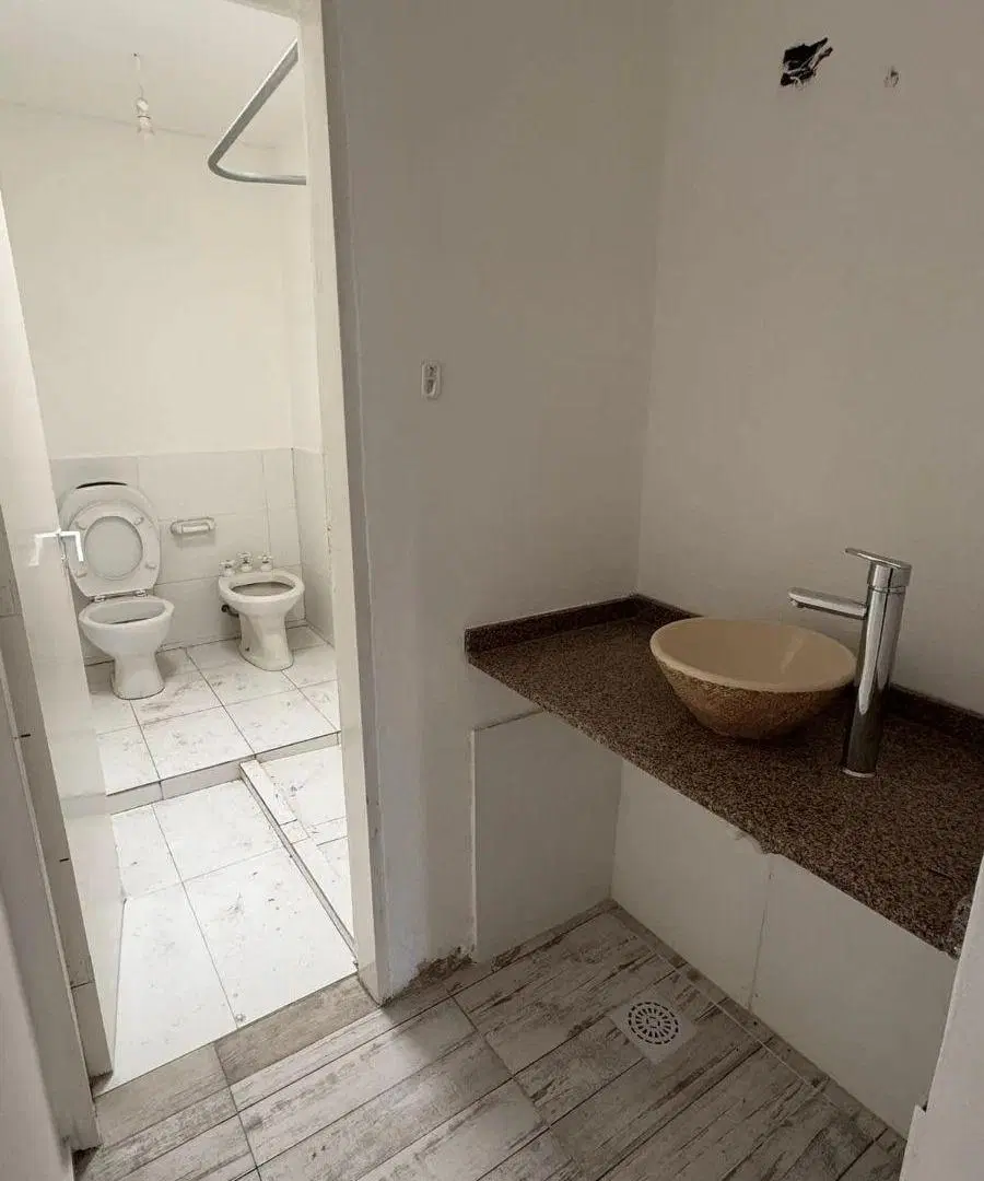 !SE VENDE¡ Casa remodelada de 3 dormitorios y 2 baños en Villa Allende! 5