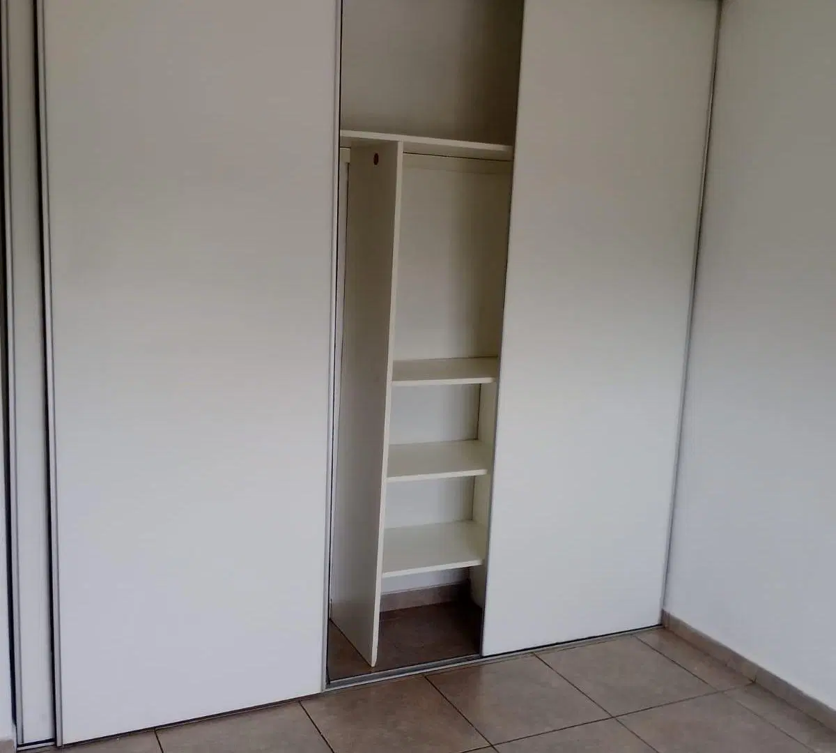 Se Alquila Departamento de 1 Dormitorios en B° Alto Alberdi! 2