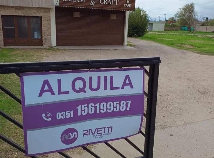 LOCAL MAS DOS GALPONES        B MALVINAS ARGENTINAS 2