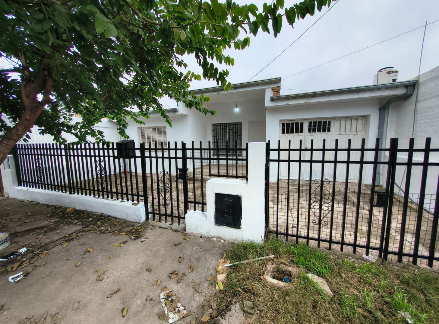 VENTA CASA DOS DORMITORIOS B ESTACIÓN FLORES