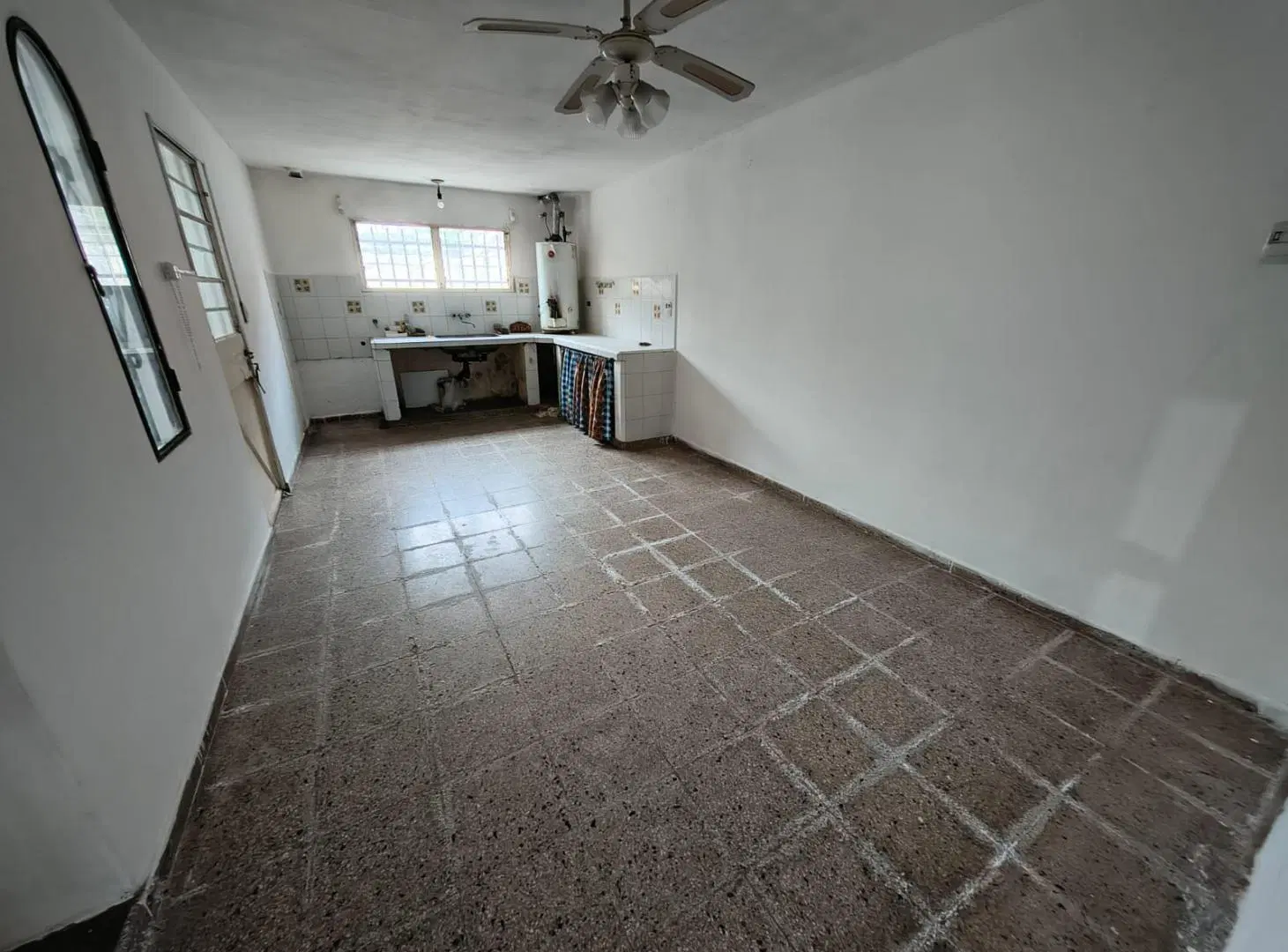 VENTA CASA DOS DORMITORIOS     B ESTACIÓN FLORES 4