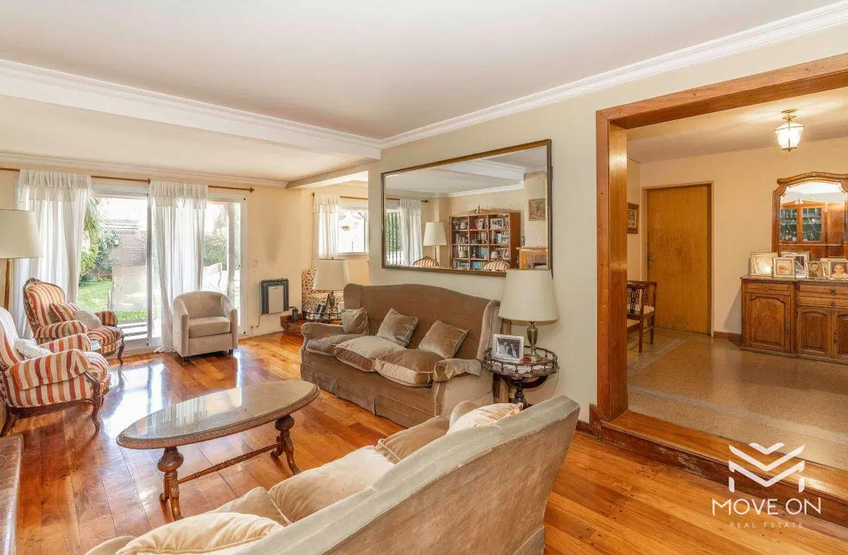 CASA VENTA - LAS LOMAS LA MERCED - SAN ISIDRO 5 AMBIENTES - JARDIN - PILETA- 2 COCHERAS 4
