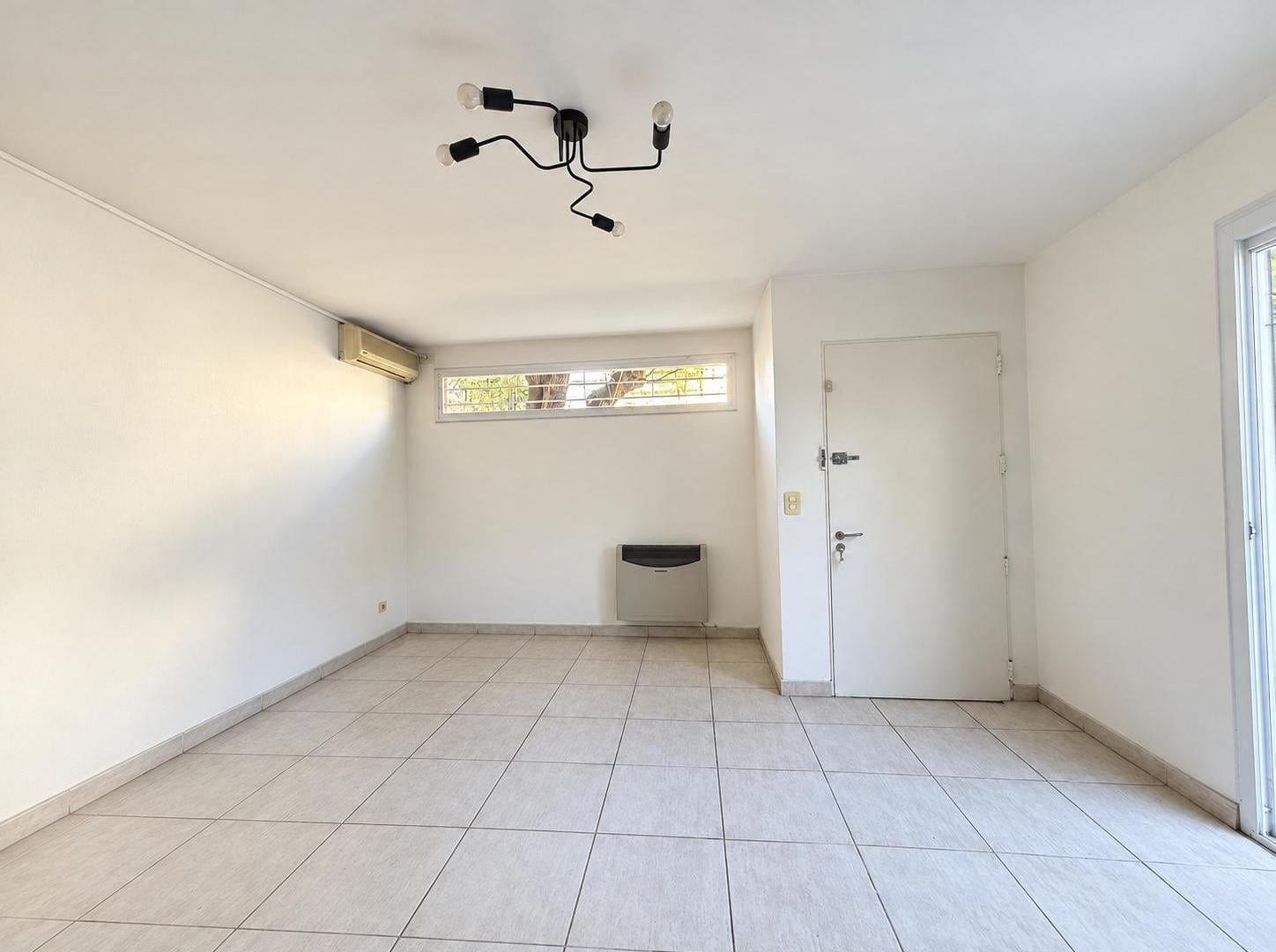Foto de VENTA - 142 m2 - 5 ambientes con patio y Parrilla - excelente zona en, imagen 5