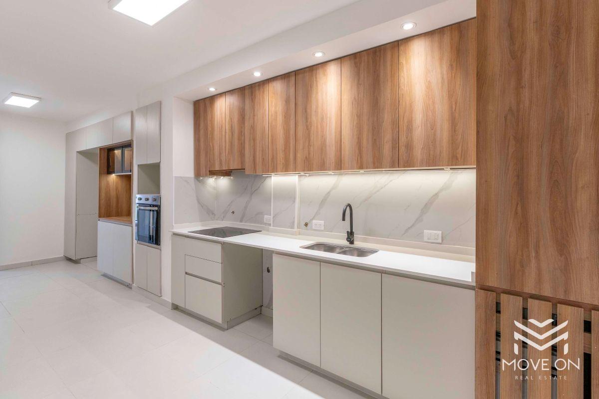 Foto de ALQUILER - Espectacular Piso de 5 Ambientes Reciclado a Nuevo en, imagen 1