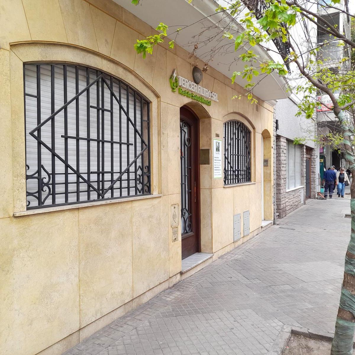 Venta / Permuta Casa Uso Apto Uso Institucional - Comercial. Pte Roca 1100. 3