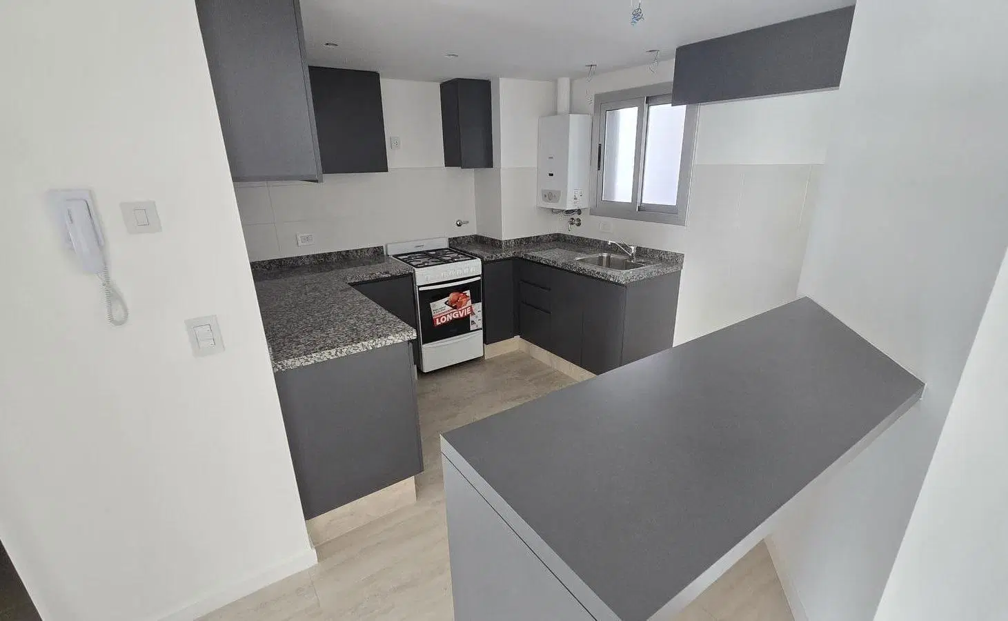 Departamento 1 dorm a estrenar. Mendoza 1400. Edif. Sol de Patagonia. 2