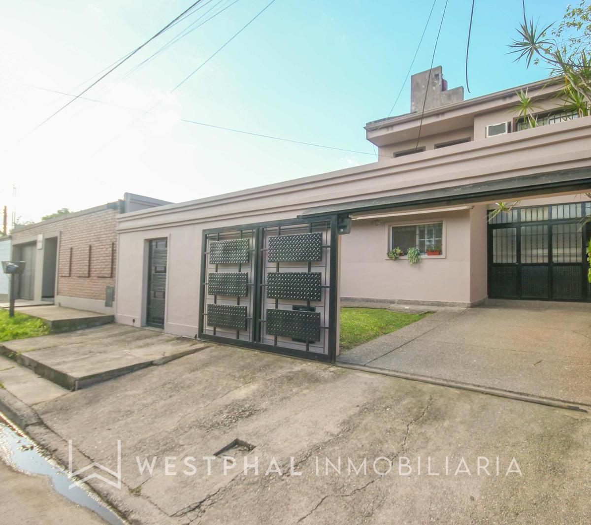 - Venta - Casa 4 Dorm. con Pileta - Pje. Santiago Altura Mate de Luna Al 4100 2