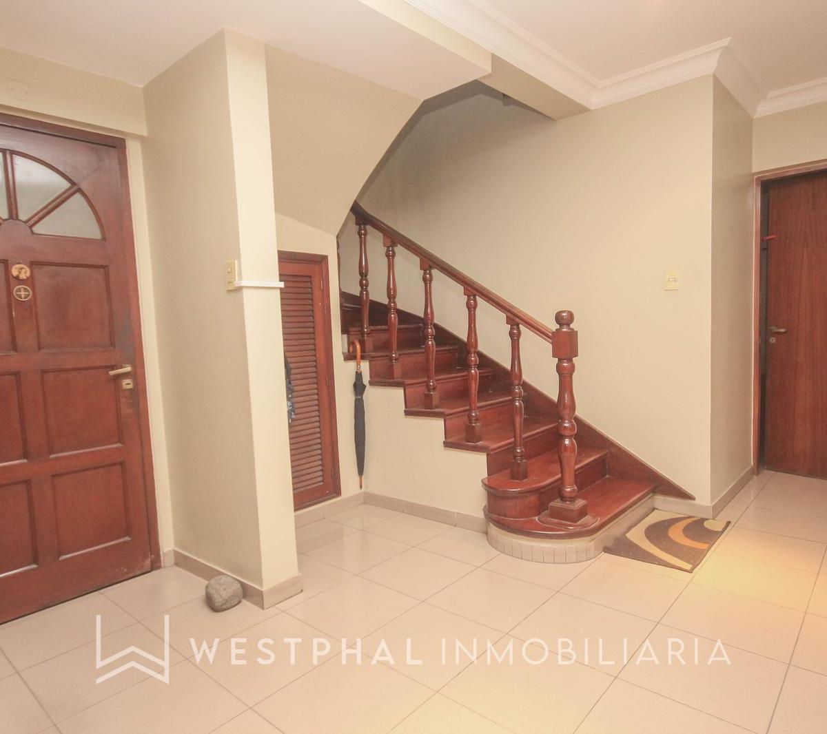Venta - Casa de 3 Dorm. con Pileta 3