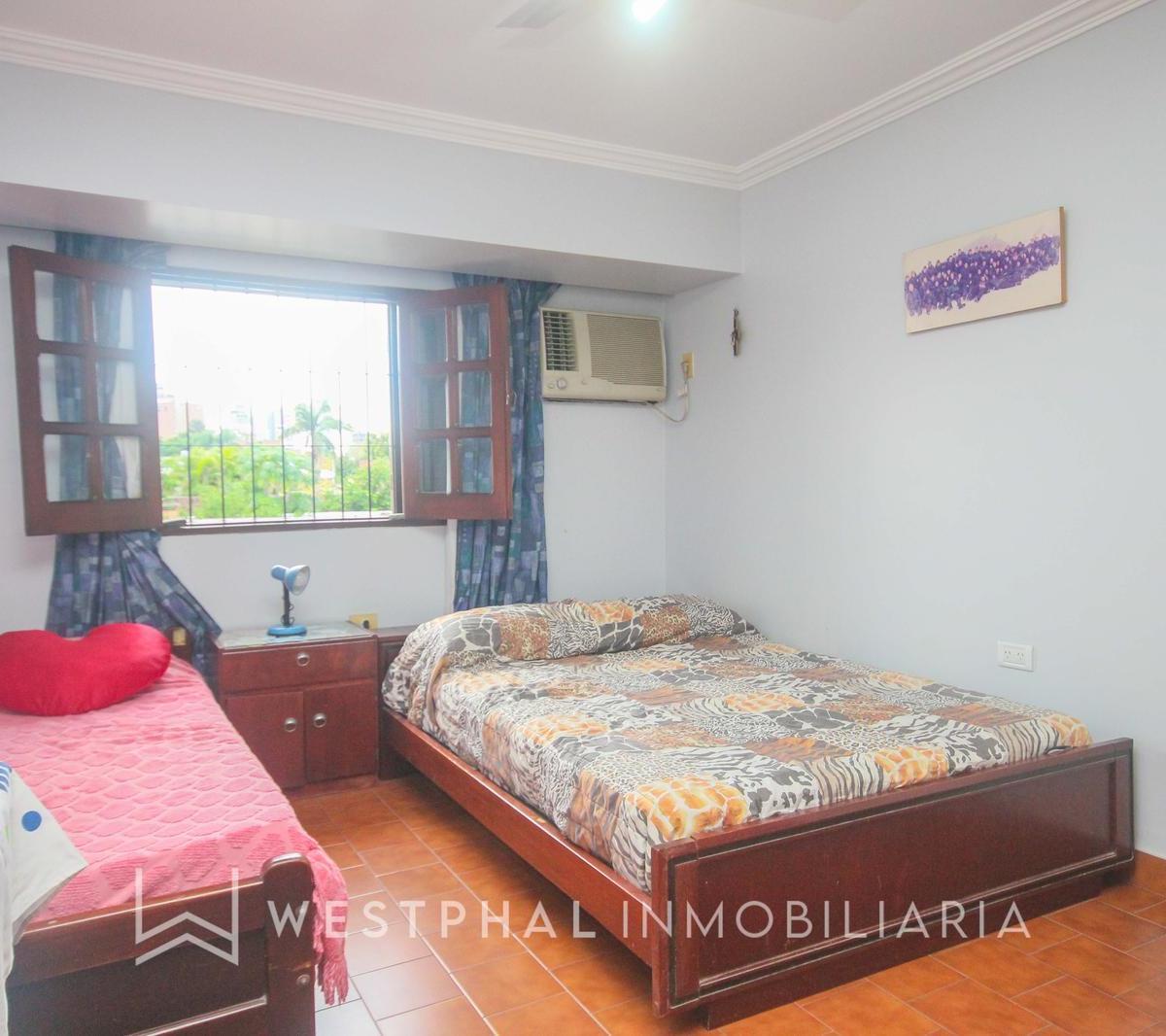Venta - Casa de 3 Dorm. con Pileta 4