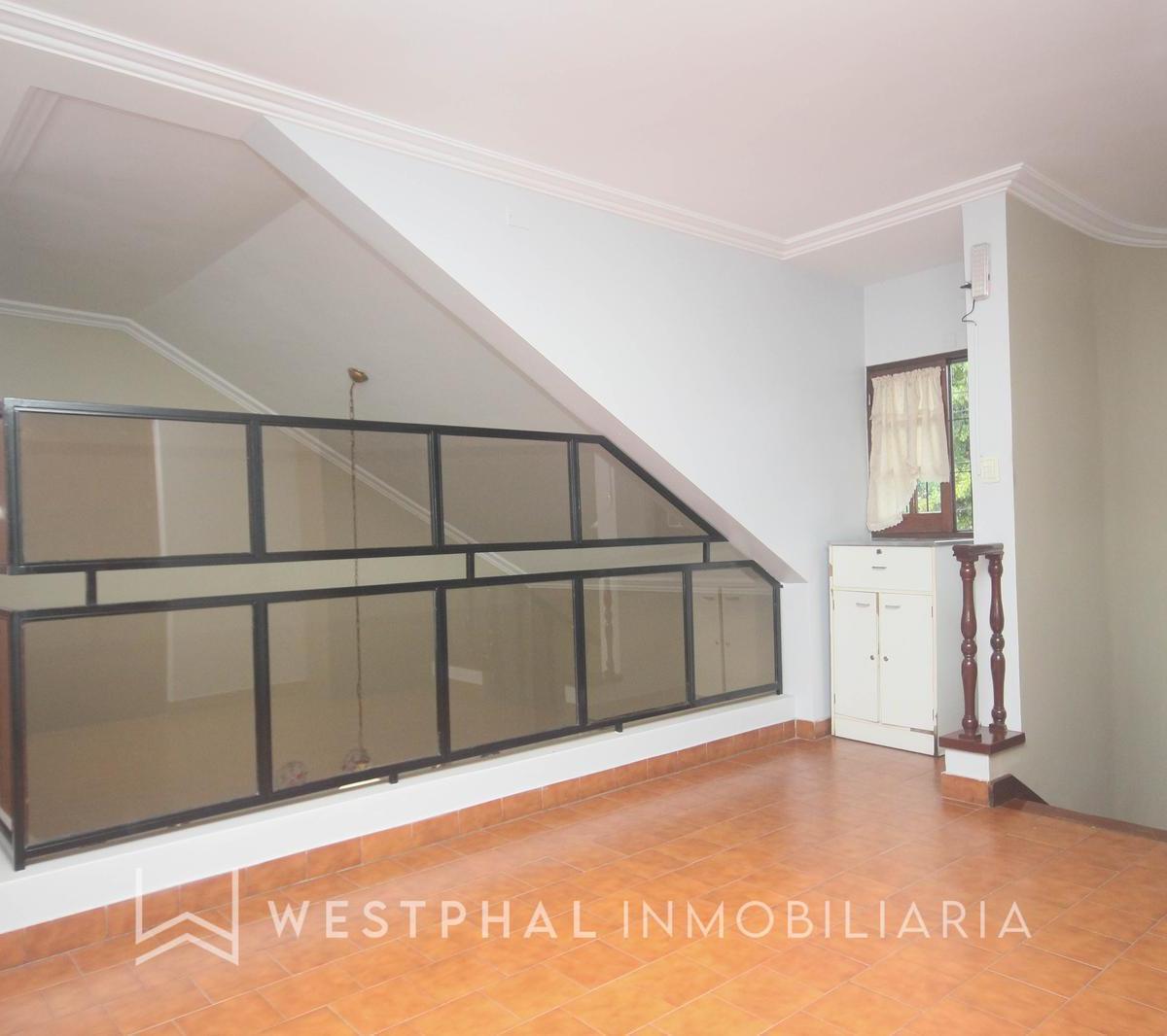 Venta - Casa de 3 Dorm. con Pileta 2