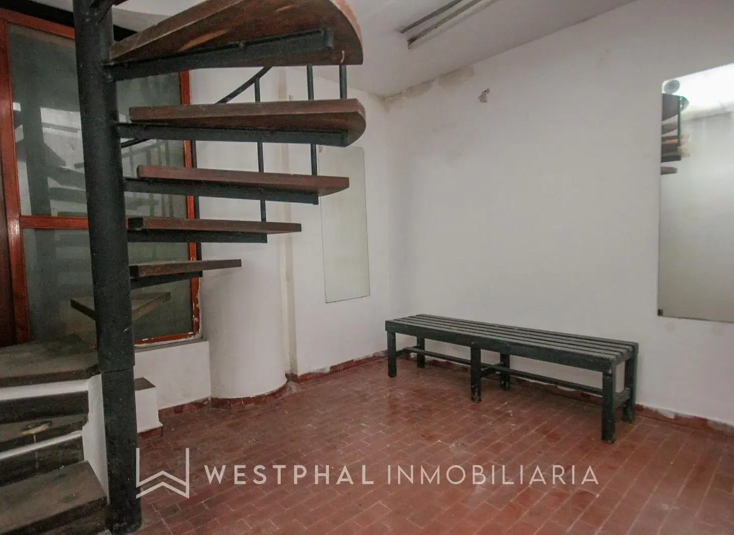 Venta - Subsuelo para Depósito, Showroom u Oficina 5