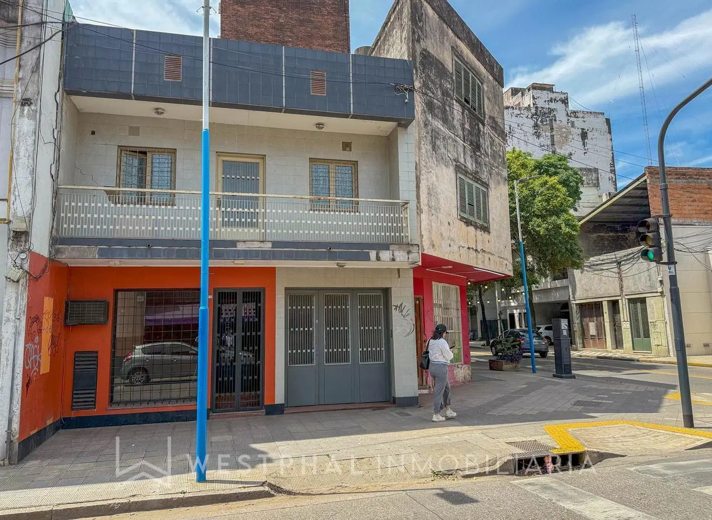 Oportunidad Única en Microcentro: Propiedad Mixta con Gran Potencial Comercial 3