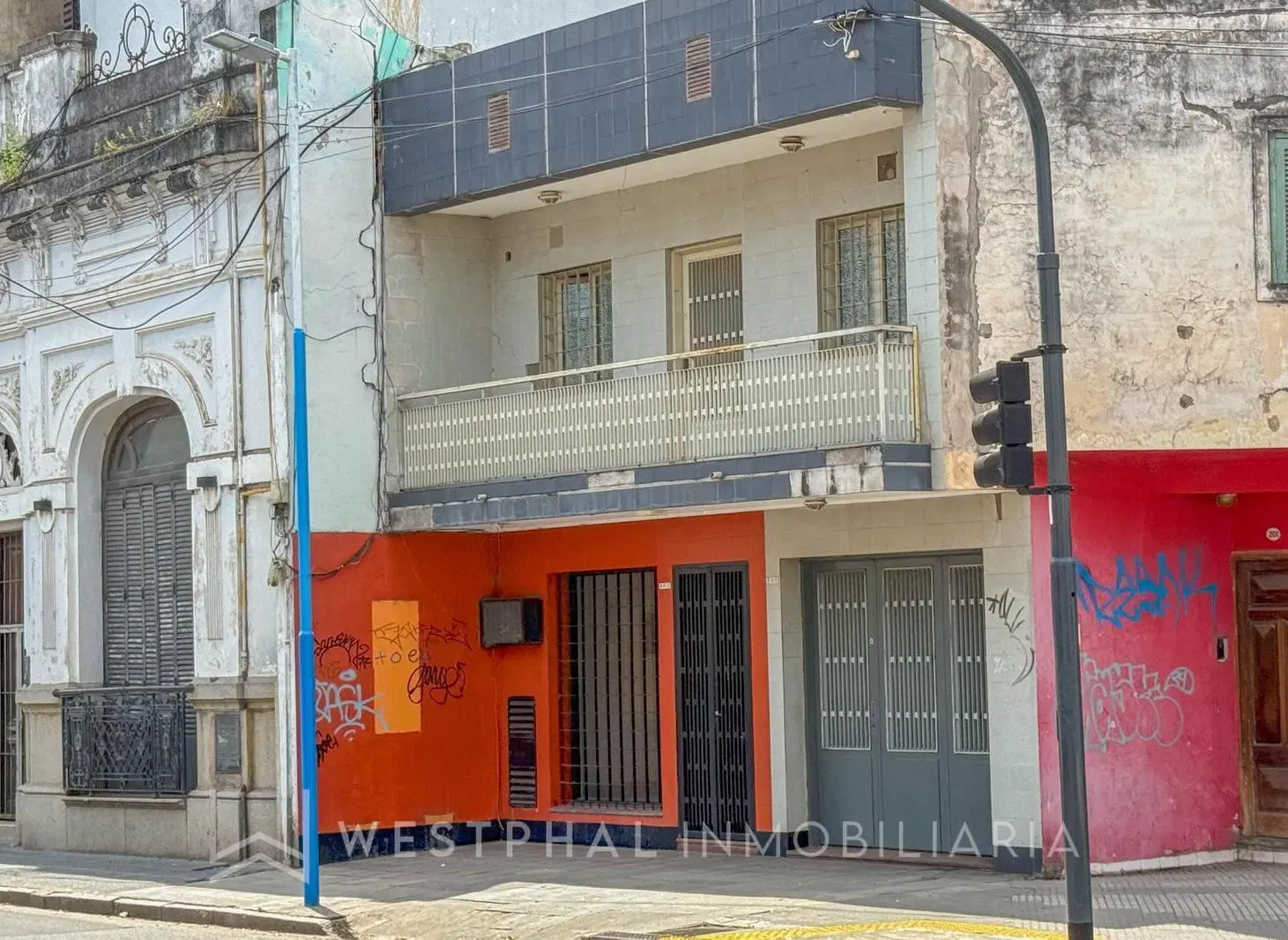 Oportunidad Única en Microcentro: Propiedad Mixta con Gran Potencial Comercial 5
