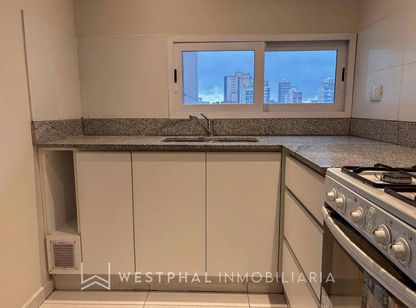 Alquiler - Departamento 2 dormitorios con cochera opcional en Barrio Sur 3
