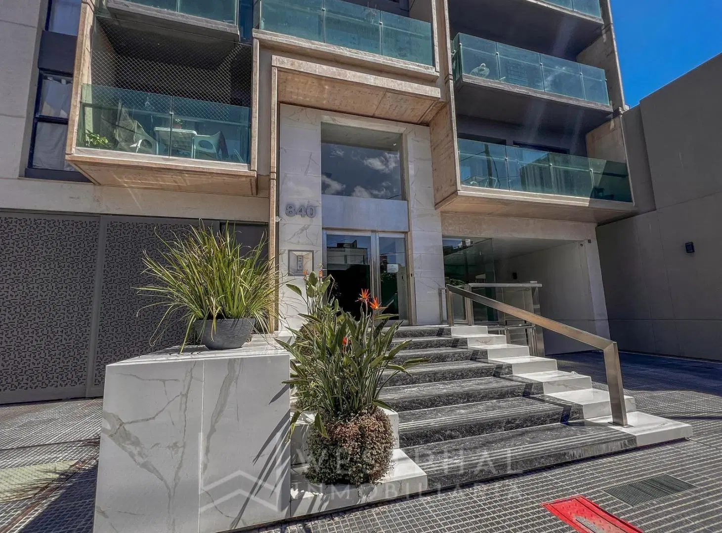 Alquiler - Departamento 2 dormitorios con cochera opcional en Barrio Sur 5