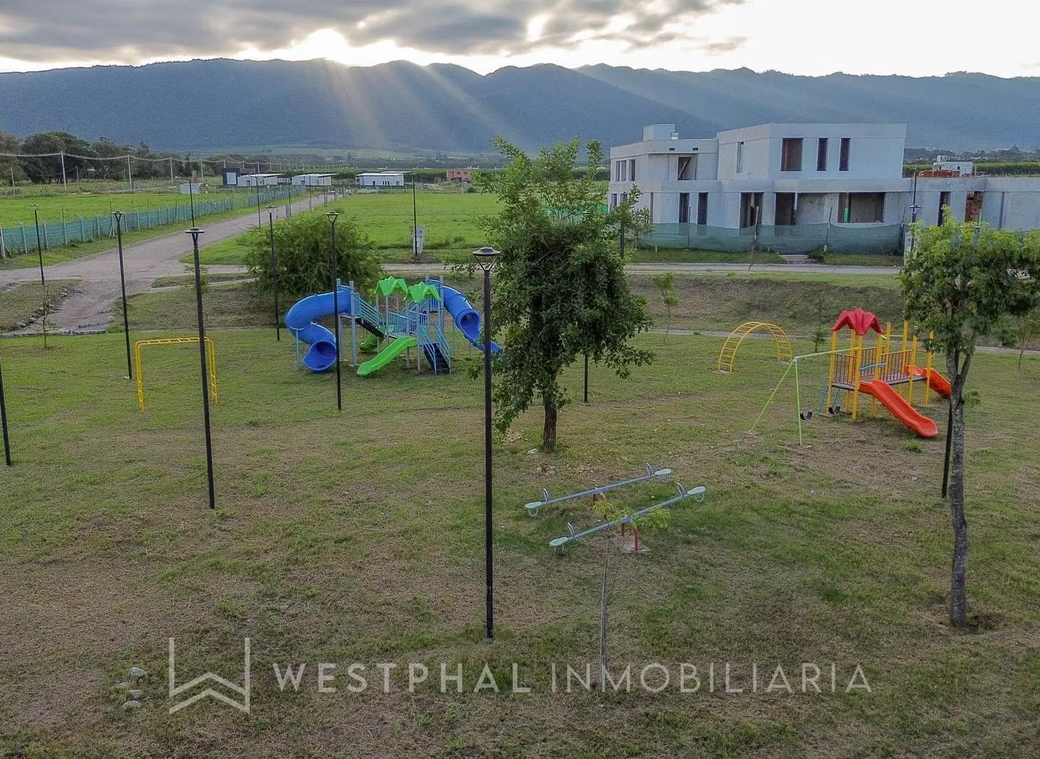 ALQUILER-Casa A Estrenar 3 Dormitorios más Dependencia en Country Viento Sur 4