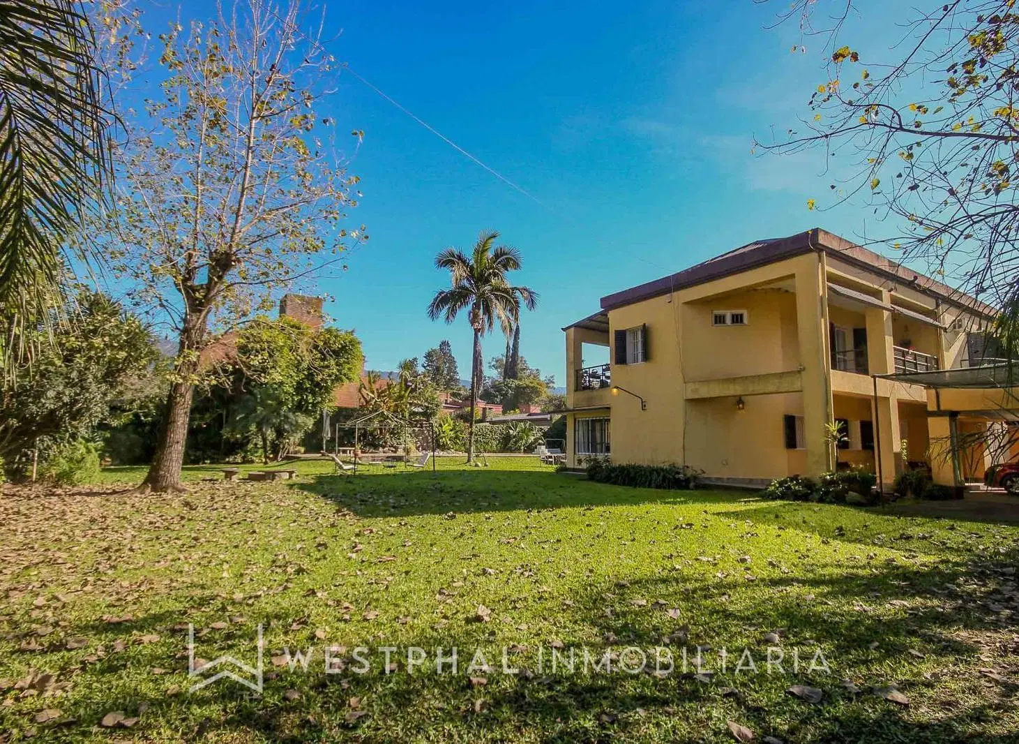 VENTA IMPORTANTE CASA EN YERBA BUENA DE 4 DORMITORIOS. 2