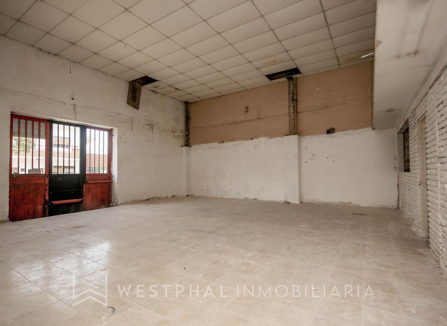 Foto de Galpon con local comercial con doble acceso en importante esquina, imagen 2