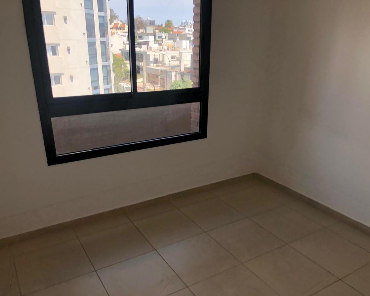Vendo Depto de un Dor, con Balcon. Bv. San Juan 996 3