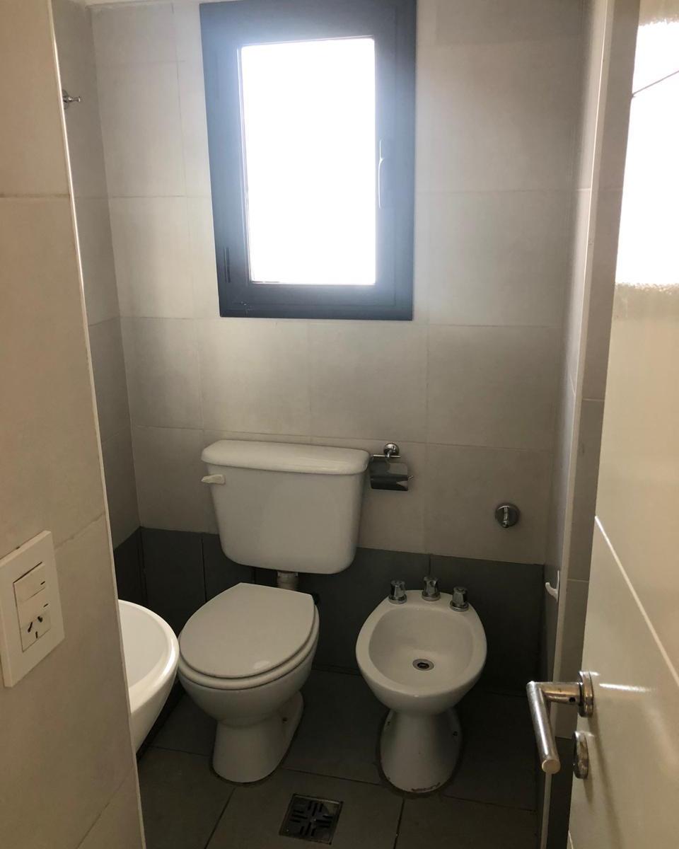 Vendo Depto de un Dor, con Balcon. Bv. San Juan 996 1