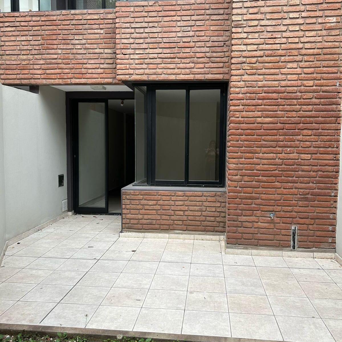 Vendo Hermoso Depto un Dorm. Pb con Patio Rondeau 232 2