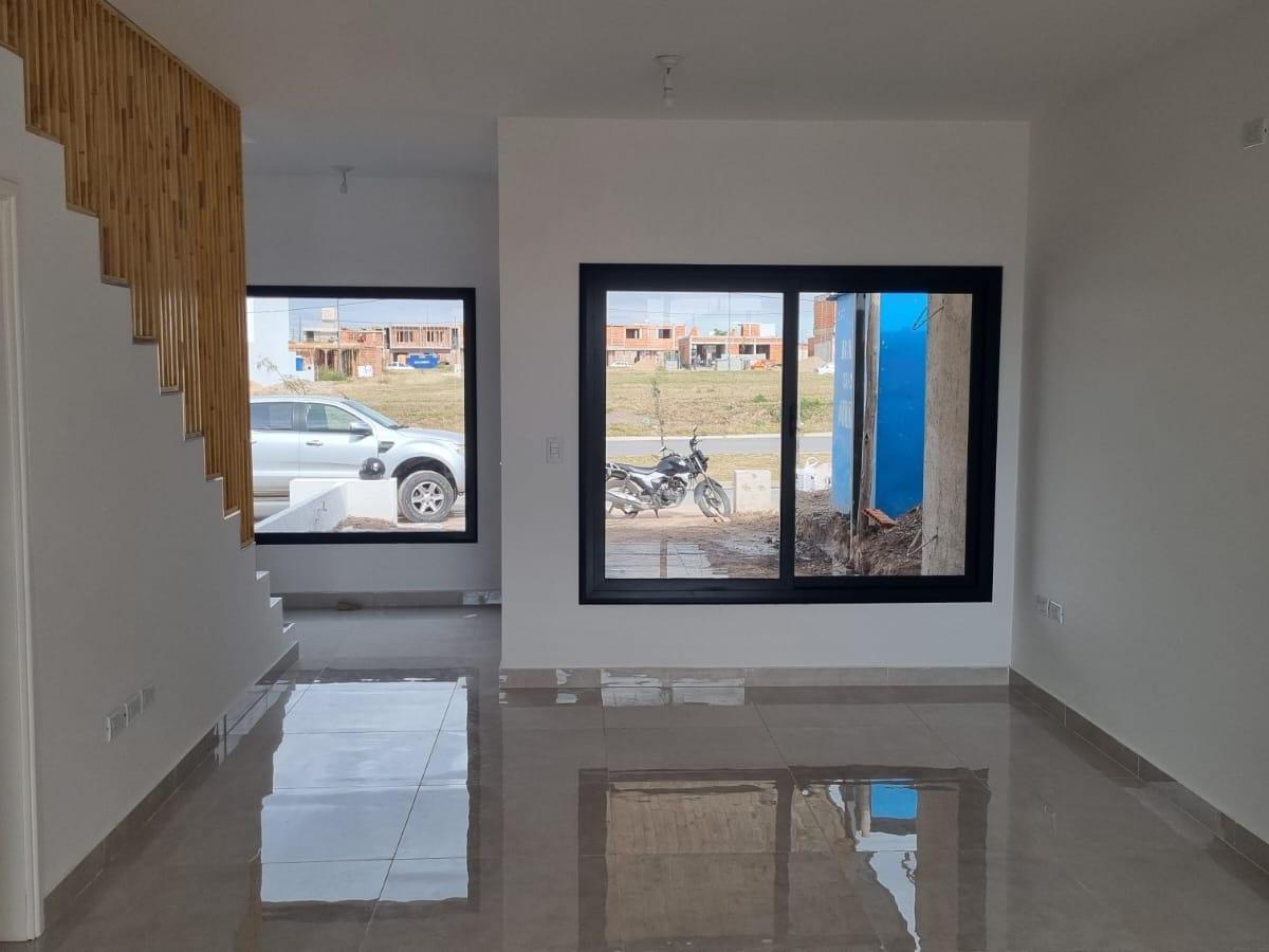 VENDO DUPLEX DE CATEGORIA, DOS DOR, DOS BAÑOS. DOCTA MALAGUEÑO ETAPA 3
