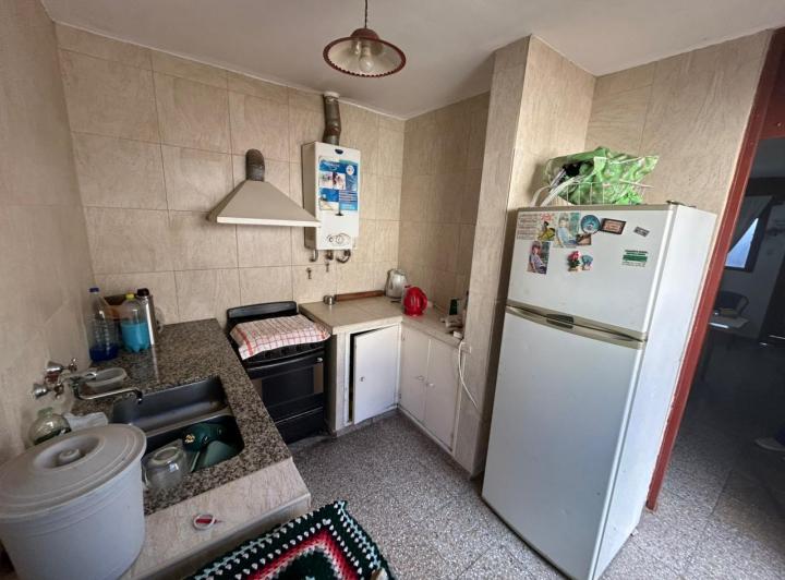 VENDO DEPTO 2 DOR, 2 PATIOS. SIN EXPENSAS. COCHABAMBA 1664 4