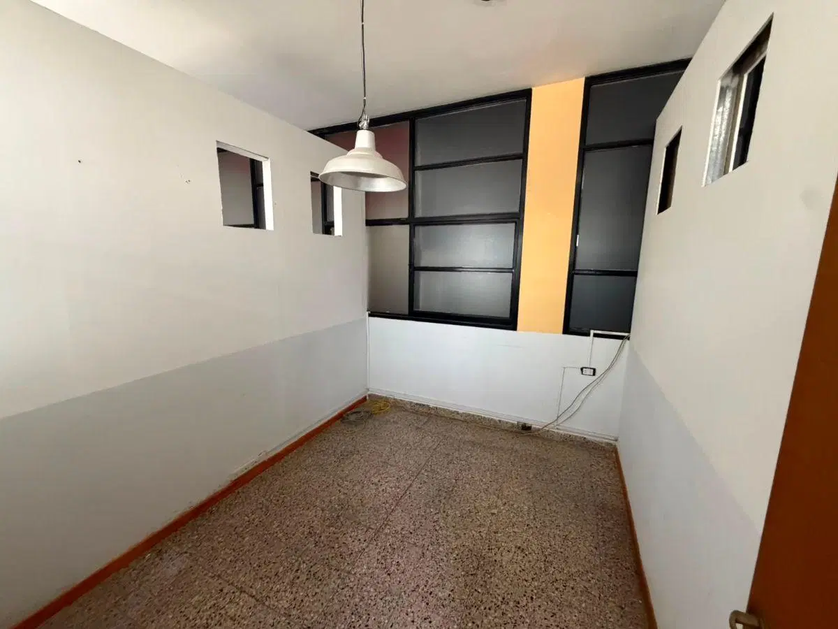 ALQUILO GALPON DE 600M2 CON OFICINAS 4