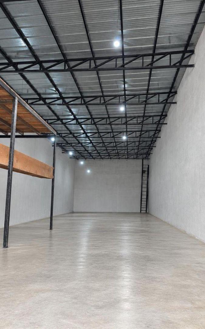 Foto de ALQUILO GALPON COMERCIAL. 300M2 YOCSINA 1952, imagen 1