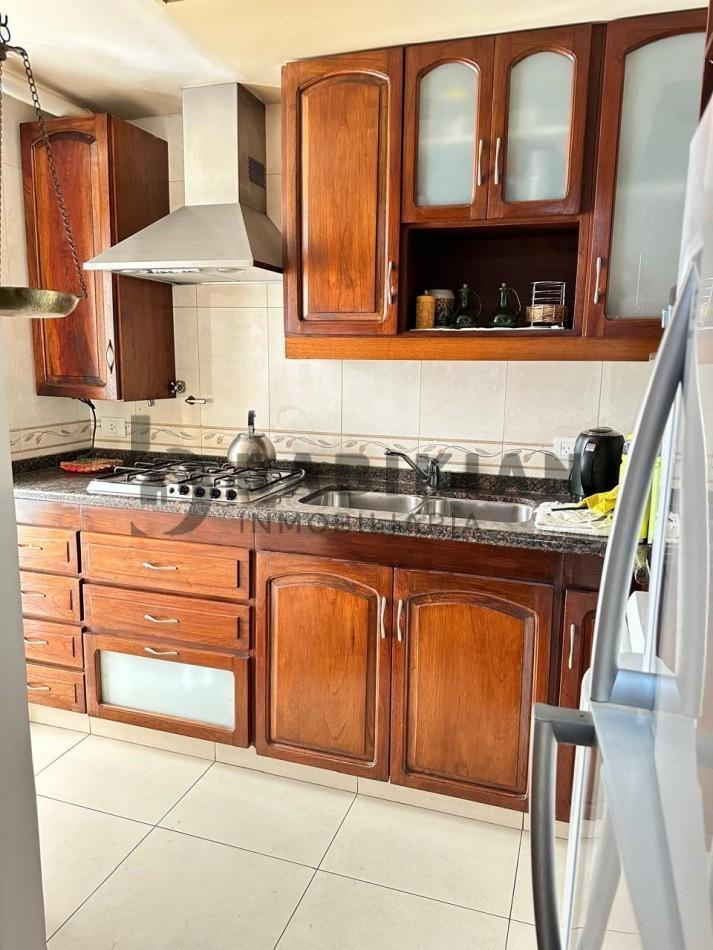 Foto de Hermoso departamento 3 dormitorios con cochera, imagen 2