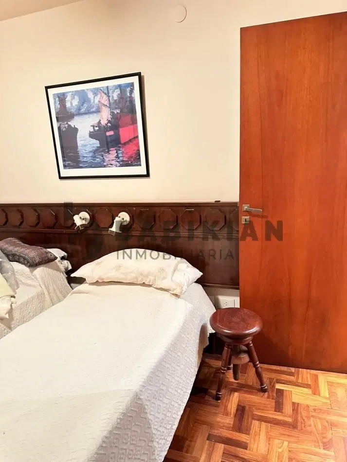 Hermoso departamento 3 dormitorios con cochera 1