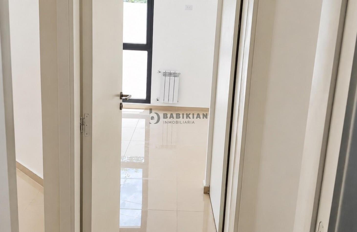 Foto de Venta Departamento de 1 Dormitorio con Cochera - Villa Carlos Paz, imagen 2