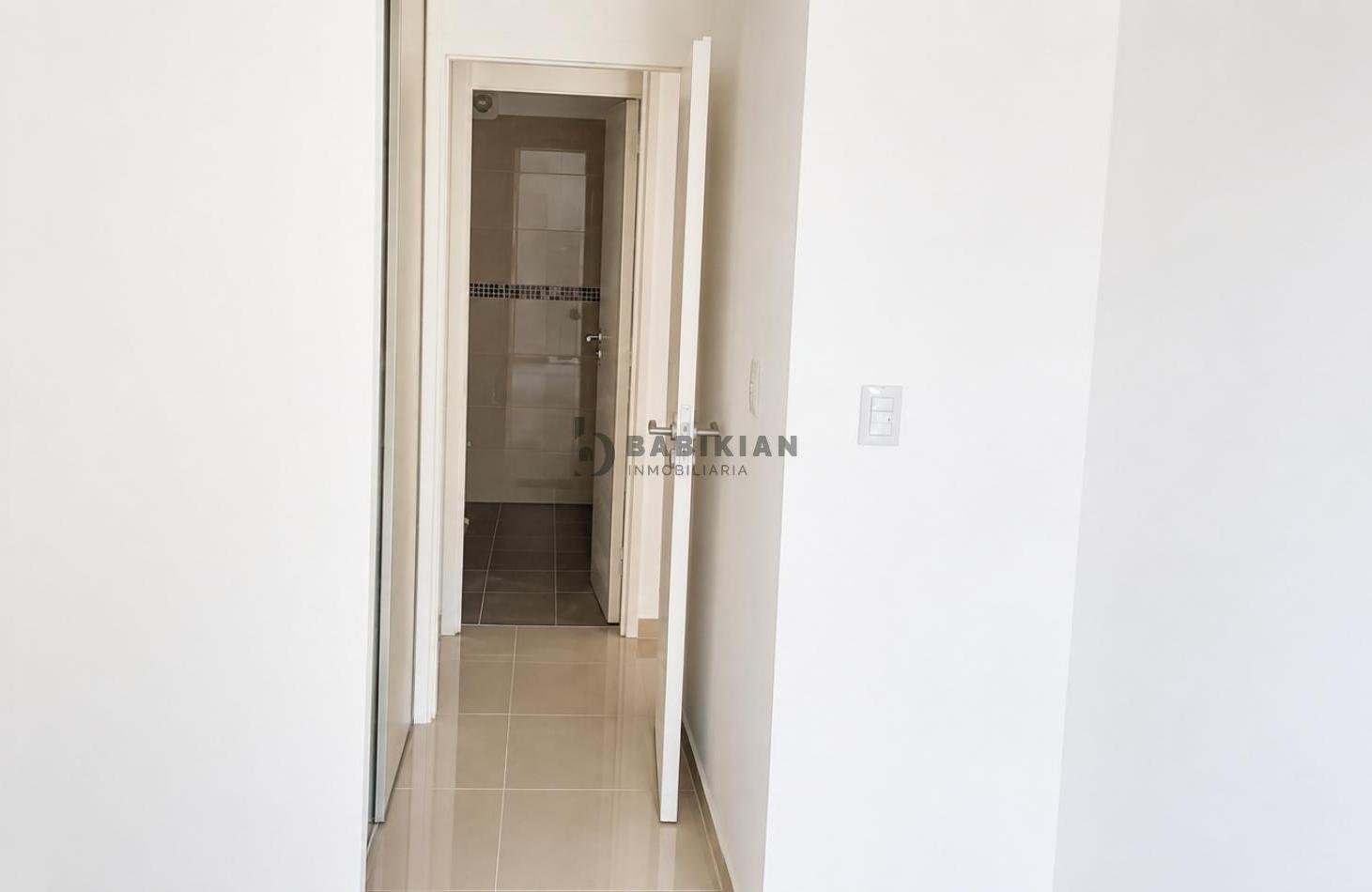 Foto de Venta Departamento de 1 Dormitorio con Cochera - Villa Carlos Paz, imagen 3
